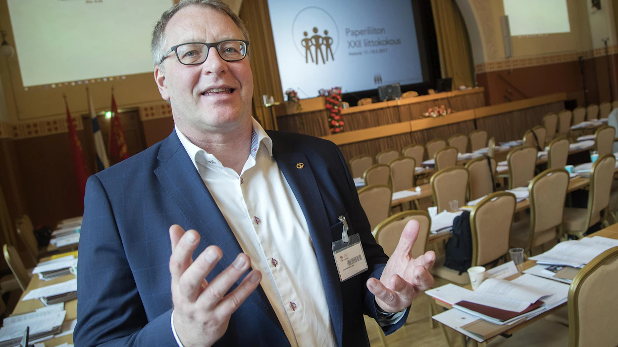 Sopiminen tuo alan toimintaan vakautta, Paperiliiton puheenjohtaja Petri Vanhala toteaa.