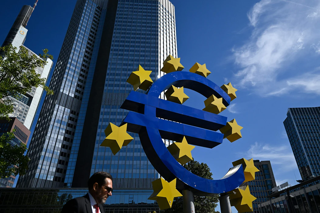 EKP:n talletuskorko nousee 4,00 prosenttiin eli korkeimmalle tasolleen euroalueen historiassa. LEHTIKUVA/AFP.