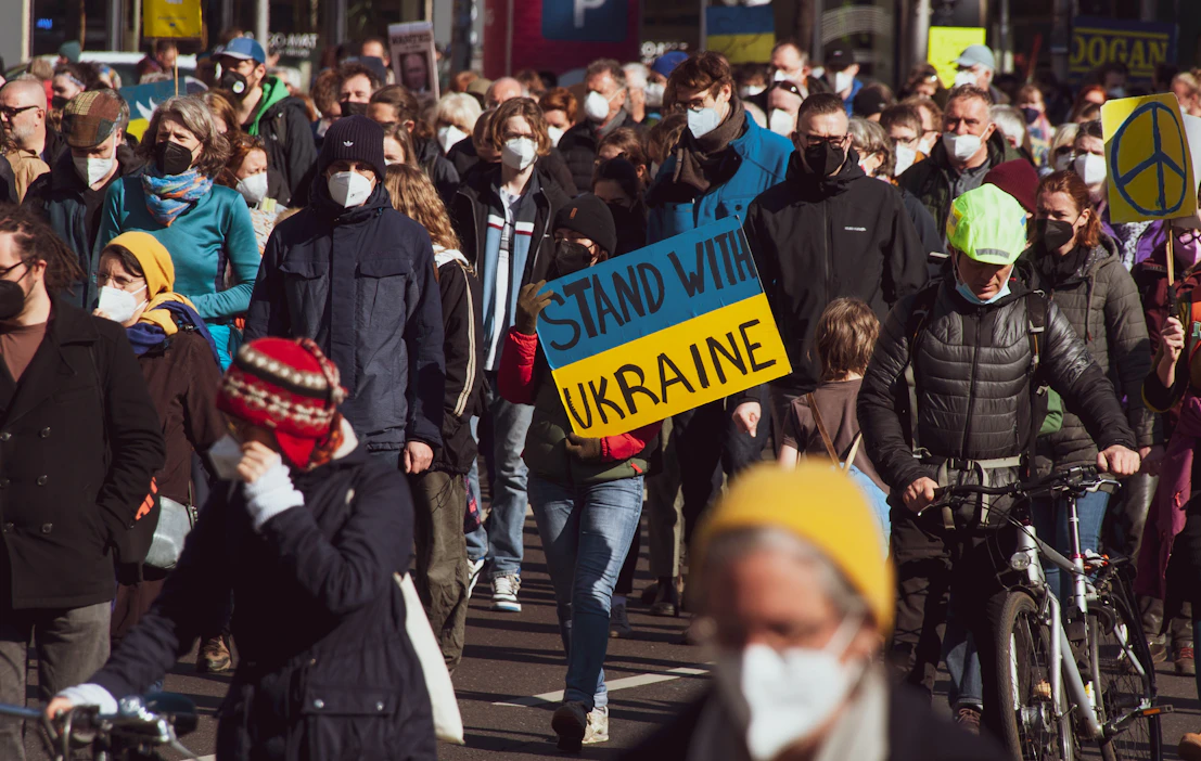 Venäjän armeijan täydellinen Ukrainan saarto ennen hyökkäystä aiheutti olettamuksen, että Ukraina luhistuu muutamassa päivässä.