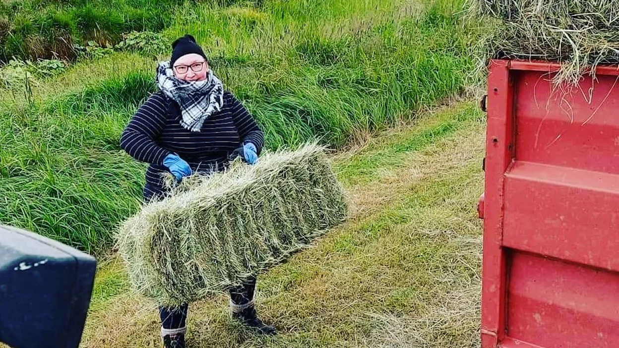 Seinäjoen ammattikorkeakoulun agrologiopiskelija Heidi Kuula liputtaa aikuisopiskelun puolesta. ”Kun taustalla on kannustava perhe, niin jopa työharjoittelu vieraassa maassa ja vieraan kulttuurin keskellä on täysin mahdollista.”