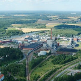 Stora Enso yritti ensin myydä Anjalan tehtaan, mutta päätyi sittemmin pitämään sen itsellään. Nyt edessä on kapasiteetin vähentäminen.