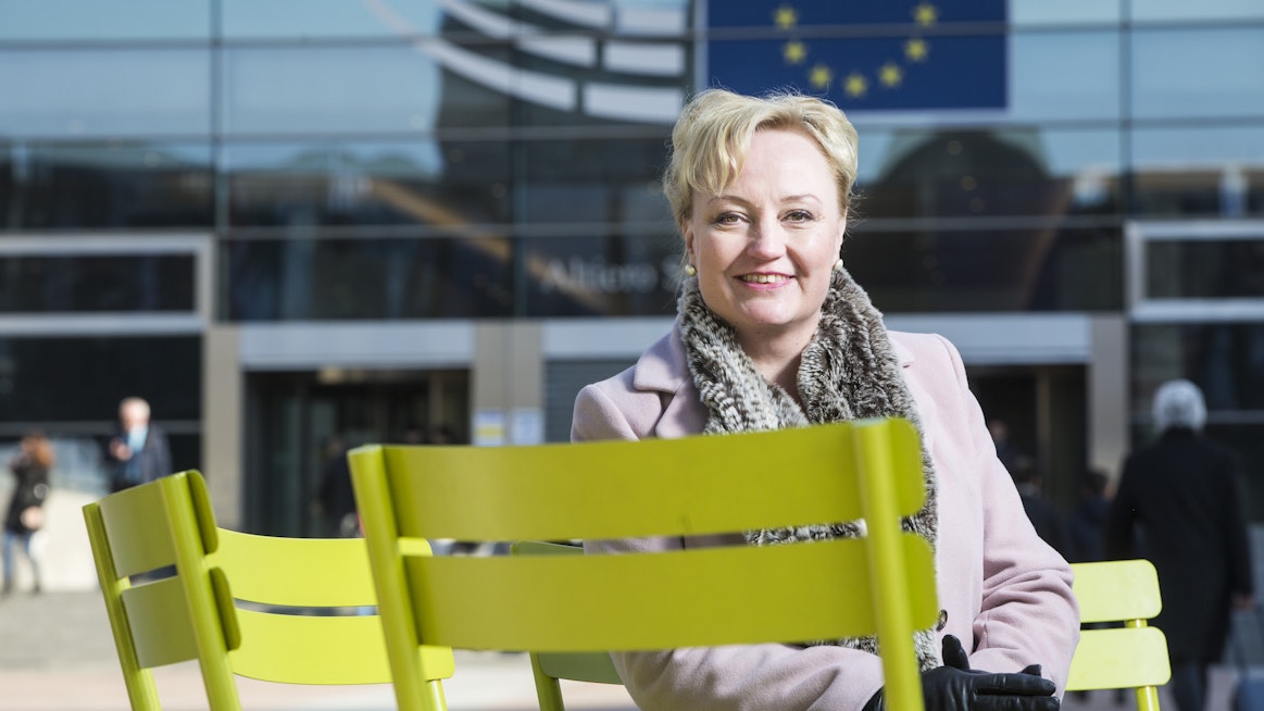 EU:n ennallistamistavoitteiden pitää olla realistia ja toiminnan kustannustehokasta, meppi Elsi Katainen (kesk.) vaatii.