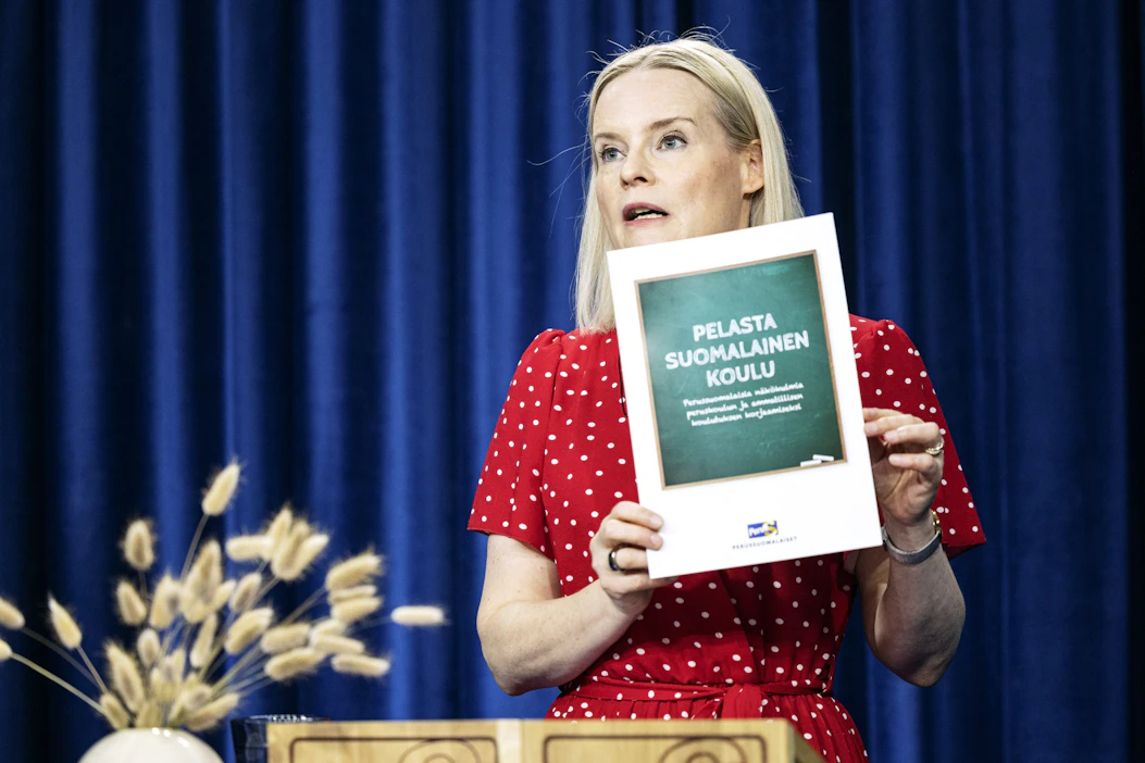 Ensi kertaa eduskuntavaaleissa äänestävistä suurin osa äänestäisi perussuomalaisia. Puheenjohtaja Riikka Purra esitteli maanantaina puolueen koulutuspolitiikkaa. LEHTIKUVA / Roni Rekomaa.