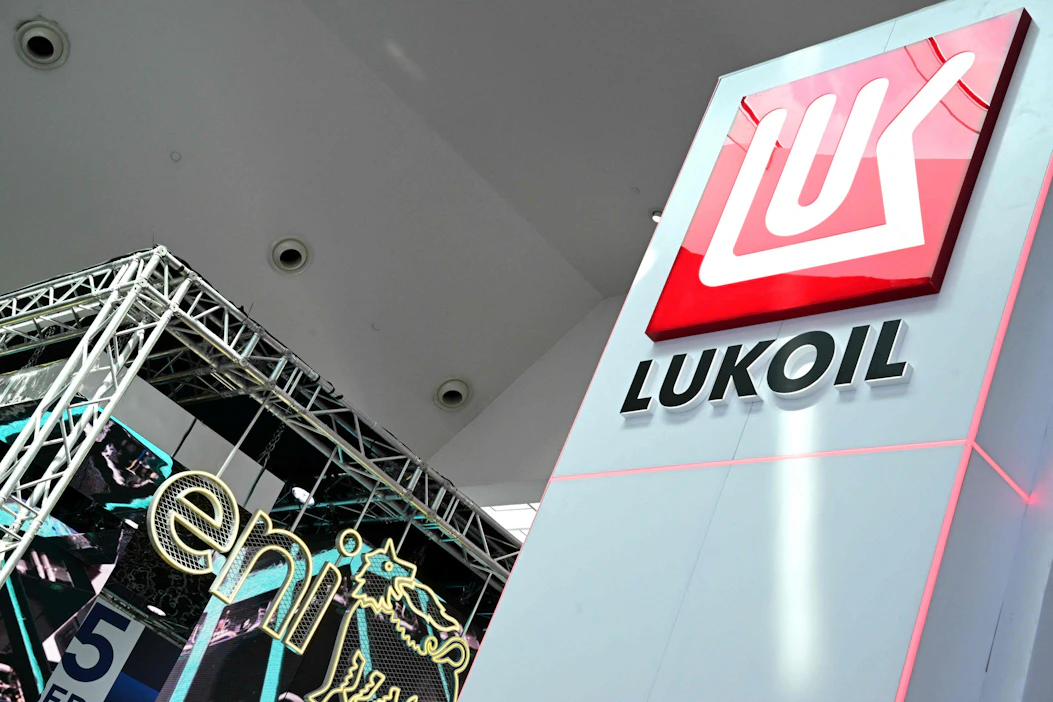 Teboilin omistava Lukoil ilmoitti viime viikolla sopineensa omistusten myymisestä venäläistaustaiselle Gunvorille. LEHTIKUVA / AFP .