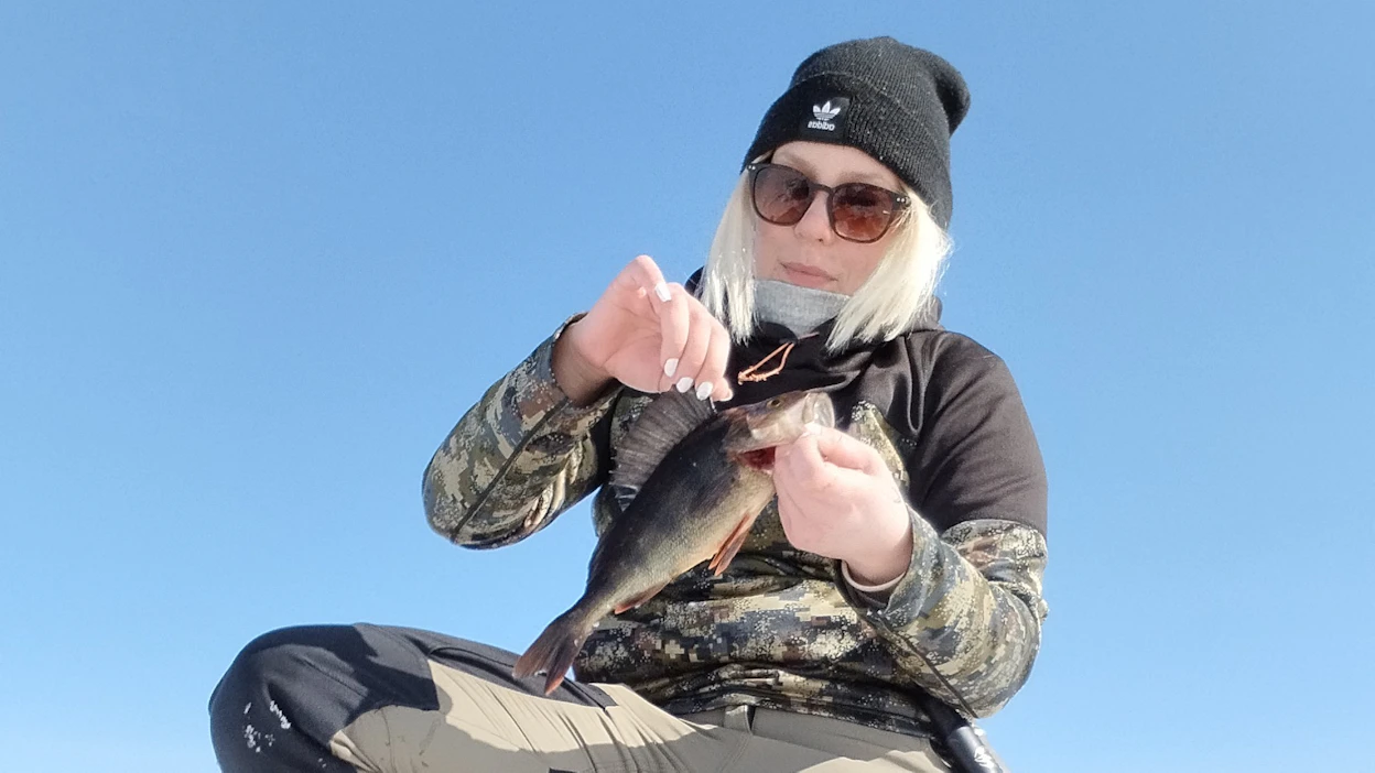 Mimmit kalastaa! -hankkeen tavoitteena on edistää tyttöjen ja naisten kalastusharrastusta.