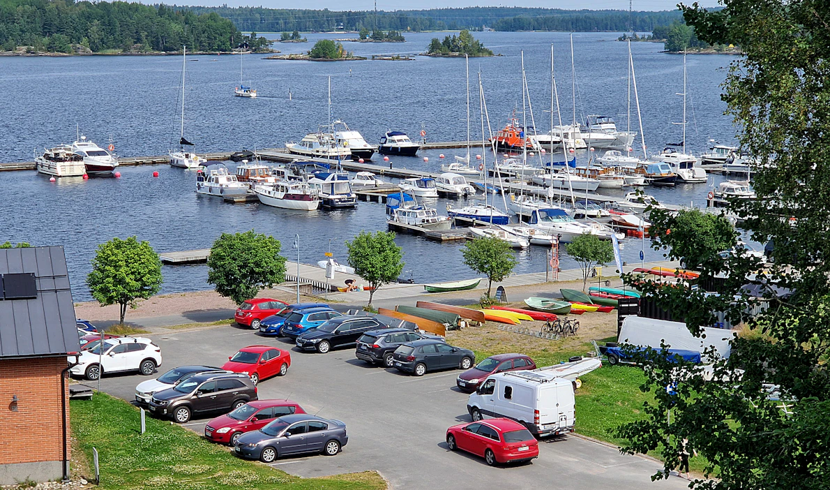 Etelä-Karjala on menettänyt paljon rahaa sen jälkeen, kun itäraja sulkeutui. Nyt maakunta on menettämässä myös aluetukiaan. Kuvassa Lappeenrannan venesatama.