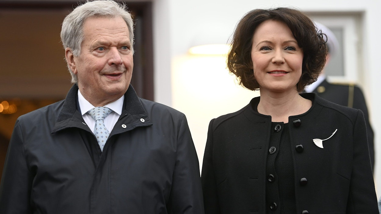 Valtiovierailun toisena päivänä presidentti Sauli Niinistö ja hänen puolisonsa Jenni Haukio muun muassa vierailevat Langjökull-jäätiköllä yhdessä Islannin presidenttiparin kanssa. LEHTIKUVA / Emmi Korhonen.