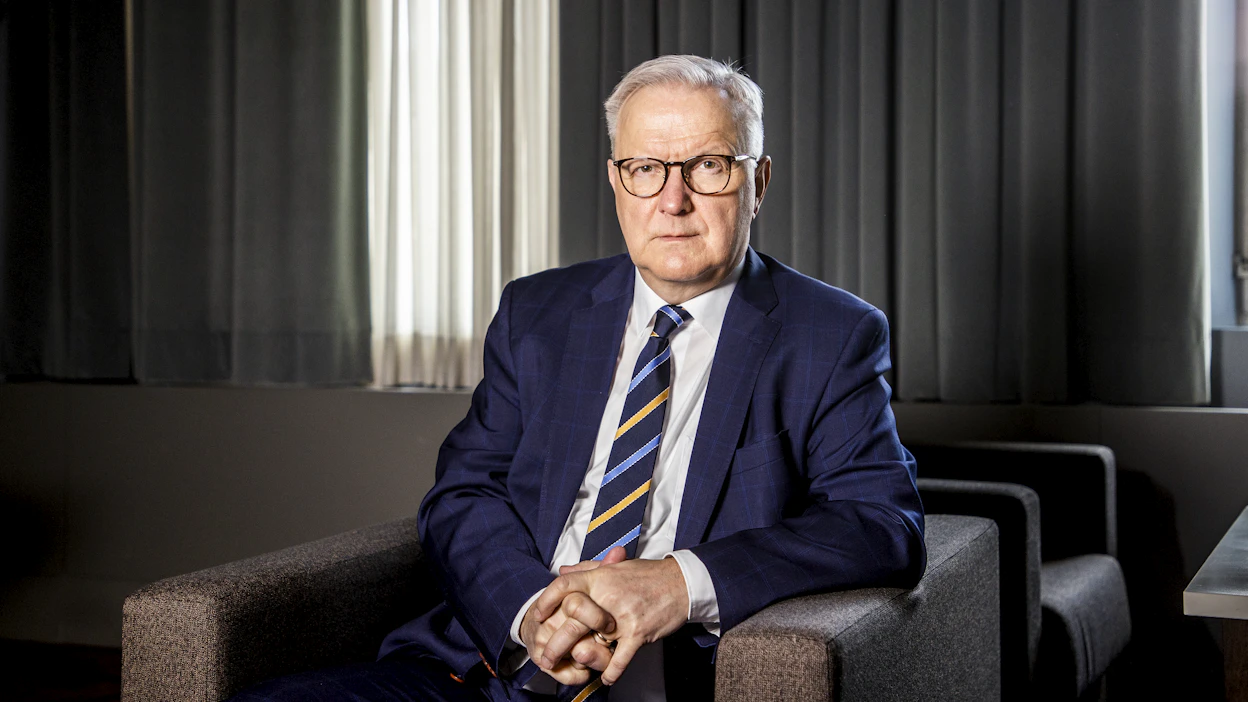 Olli Rehn vieraili Venäjän pääkaupungissa Moskovassa ensimmäisen kerran marraskuussa 1983. Edellisen vuoden parikymppinen nuorukainen oli opiskellut Minnesotan liberaalissa yliopistossa Yhdysvalloissa.”Moskova oli suunnilleen niin jälkibrežneviläinen kuin vain voi olla”, hän muistelee.