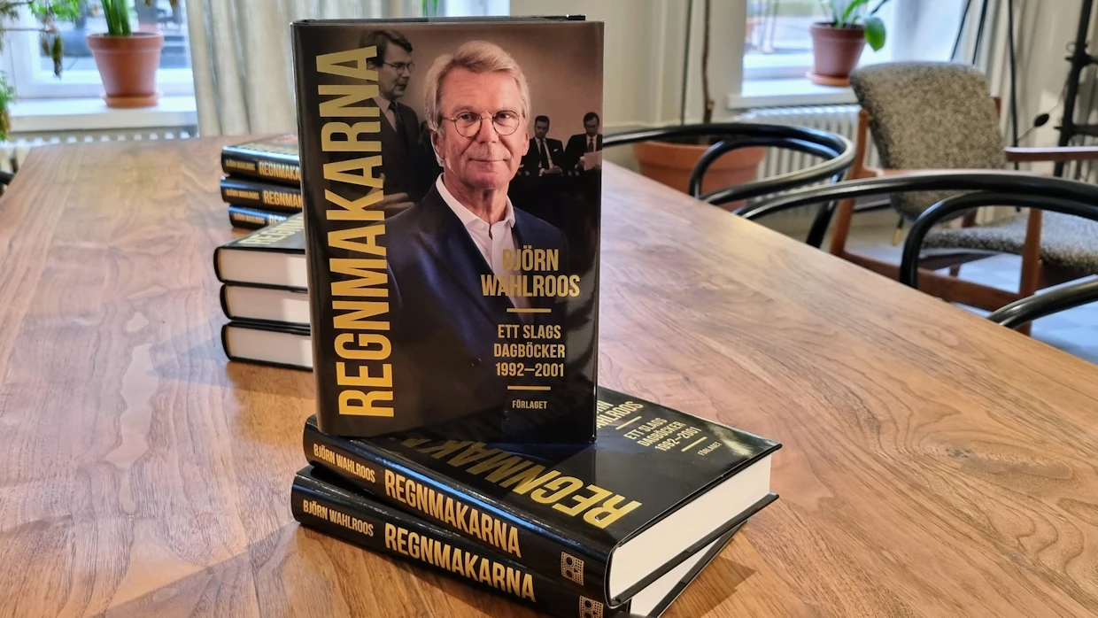 Björn Wahlroosin ”Sateentekijät. Eräänlaiset päiväkirjat 1992–2001” teos julkistettiin torstaina 28.9.