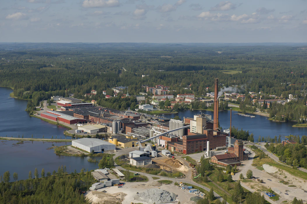 Metsä Tissuen Mäntän tehtaalla Mänttä-Vilppulassa Pohjois-Pirkanmaalla valmistetaan Serla-, Lambi- ja Katrin-pehmopaperia ja asiakkaiden omia tuotemerkkejä sekä Saga voi- ja leivinpapereita.
