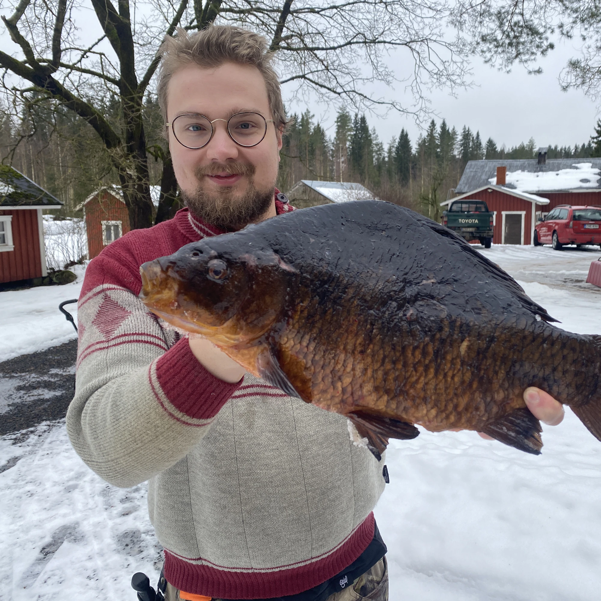 Syntymäpäivänä saaliiksi tullut 2,5-kiloinen järkäleruutana oli poikkeuksellinen näky. Kalan koko ei kuitenkaan ollut sen erikoisin ominaisuus.