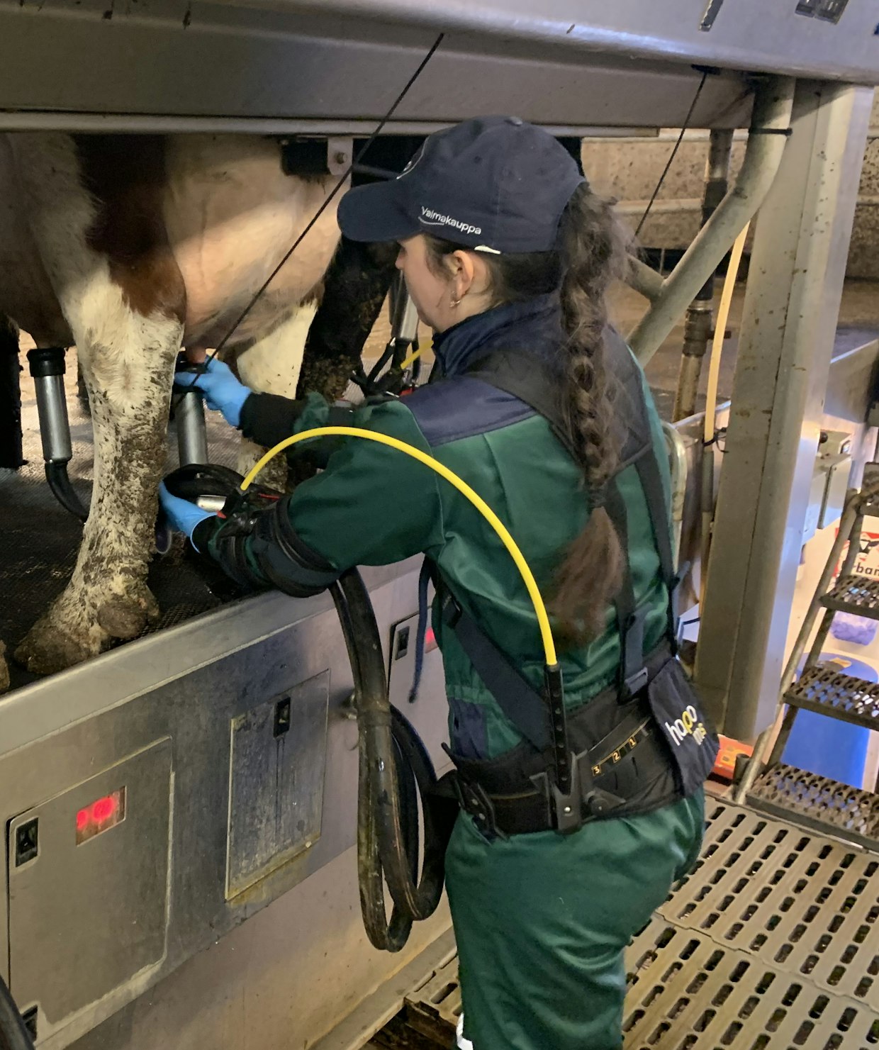 Työkuormitusta voi vähentää käyttämällä mm. ulkoisia tukirankoja (eksoskeleton) kuormittavissa työtehtävissä.