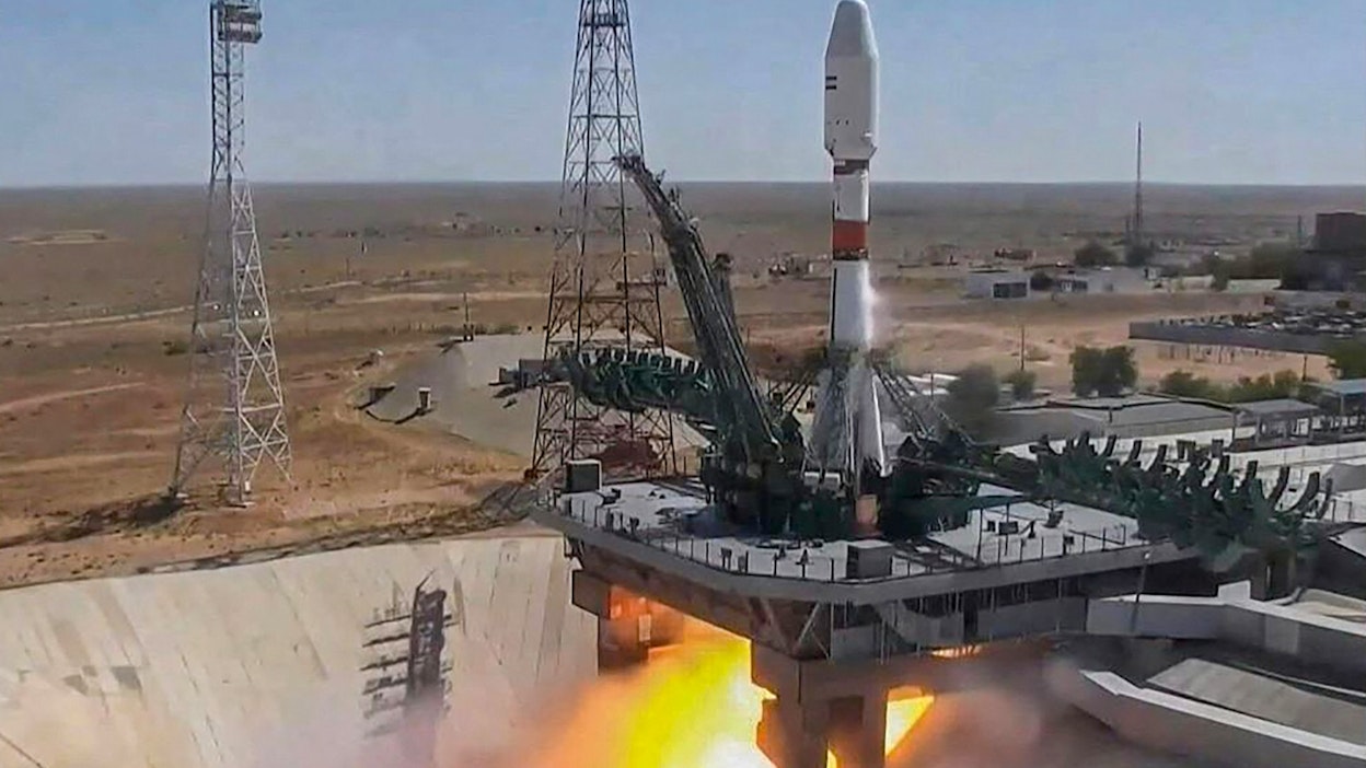 Sojuz 2 -kantoraketti lähdössä matkaan Venäjän avaruusviraston Roskosmosin julkaisemalla videolla.