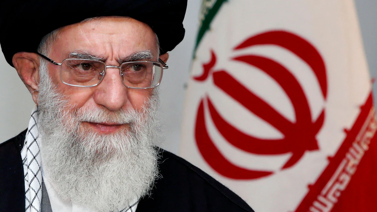 Yhdysvaltain presidentti Donald Trump ilmoitti Iranin ylimmän johtajan Ali Khamenein (kuvassa) kuolleen. LEHTIKUVA/AFP.