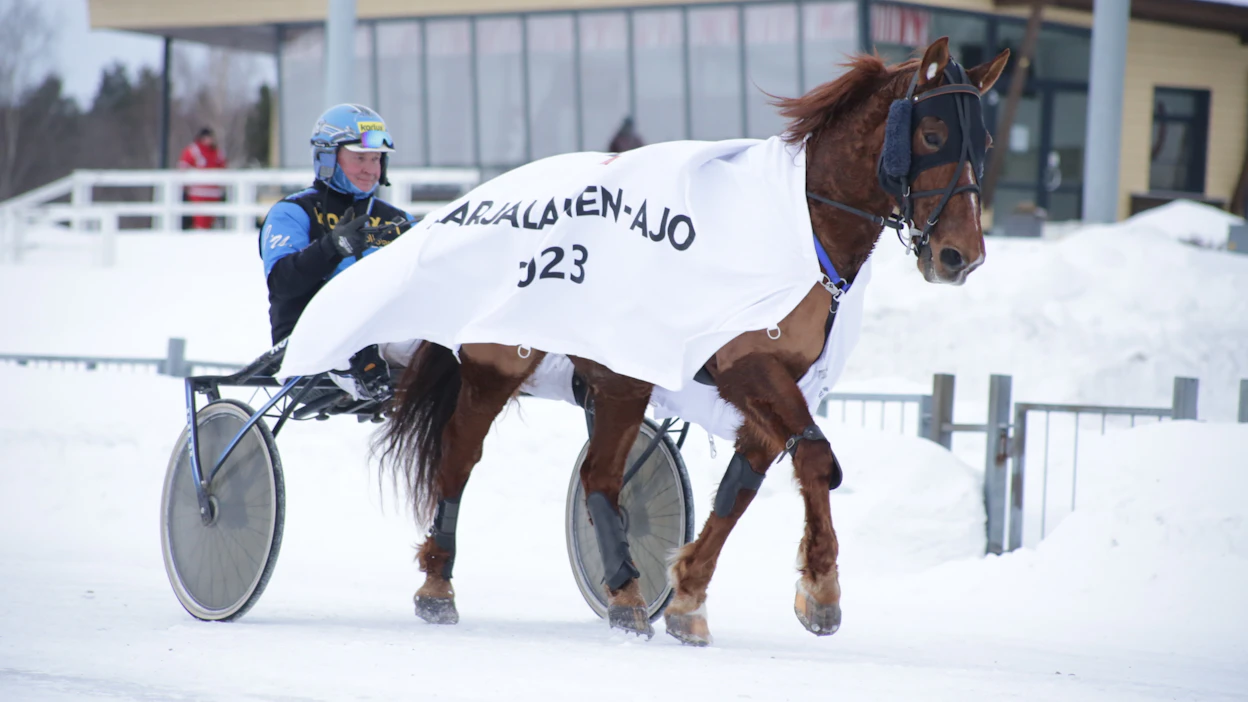 Morison jyräsi johtavan rinnalta voitoon Joensuussa. Juha Utala ohjasti.