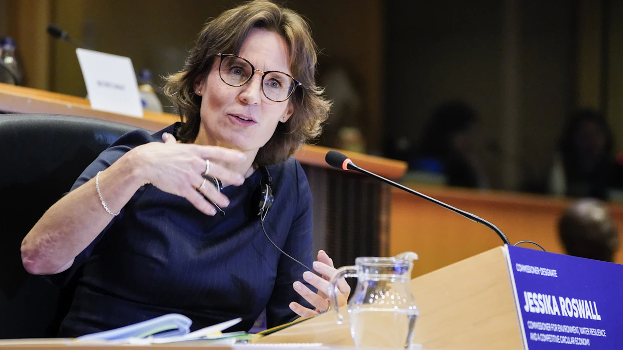Ruotsalainen ympäristökomissaari Jessika Roswall on tuonut EU-komissioon uusia tuulia.