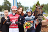 Evartti, Jutta Ihalainen ja Santtu Raitala valloittivat ihmisten sydämet Kymi Grand Prix -ravien alkajaisiksi.