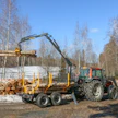 Kronoksen uusin metsäperävaunuyhdistelmä tuo lisää kilpailua yhdeksäntonnisien metsäperävaunujen markkinoille. Hankkija-yhteistyön myötä synnytetty Kargo 91 + Gripto 406 -yhdistelmä sopii myös kevyempien traktoreiden kumppaniksi.