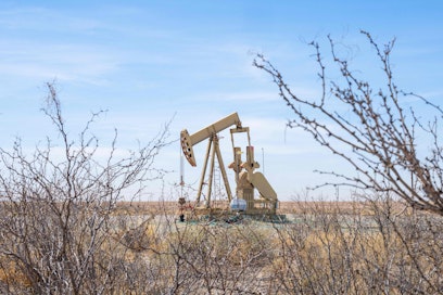 Öljyn hintaa on heiluttanut viimeiset parisen viikkoa Yhdysvaltain ja Israelin aloittama sota Irania vastaan. AFP/LEHTIKUVA. 