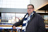 Perussuomalaisten entisen pitkäaikaisen puheenjohtajan Timo Soinin mielestä Suomen poliittisella keskikentällä on valtava ”kraatteri”, jonka syövereissä on suuri joukko perussuomalaisten, keskustan ja kristillisdemokraattien nykyisiä ja entisiä kannattajia.