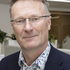 Antti Asikainen on metsätiedepaneelin puheenjohtaja.