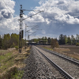 Ukrainan sodan myötä liikennevirrat ovat kääntyneet Itä-Suomessa. Raideliikenne vaatisi panostuksia, jotta teollisuuden logistiikka toimisi ja kilpailukyky säilyisi. Kuvituskuva.