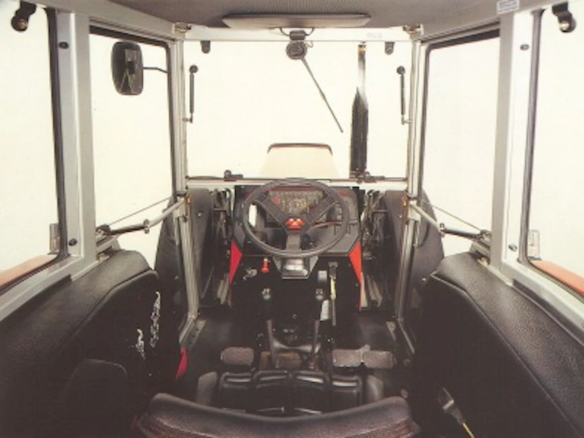89MF393ohjaamo