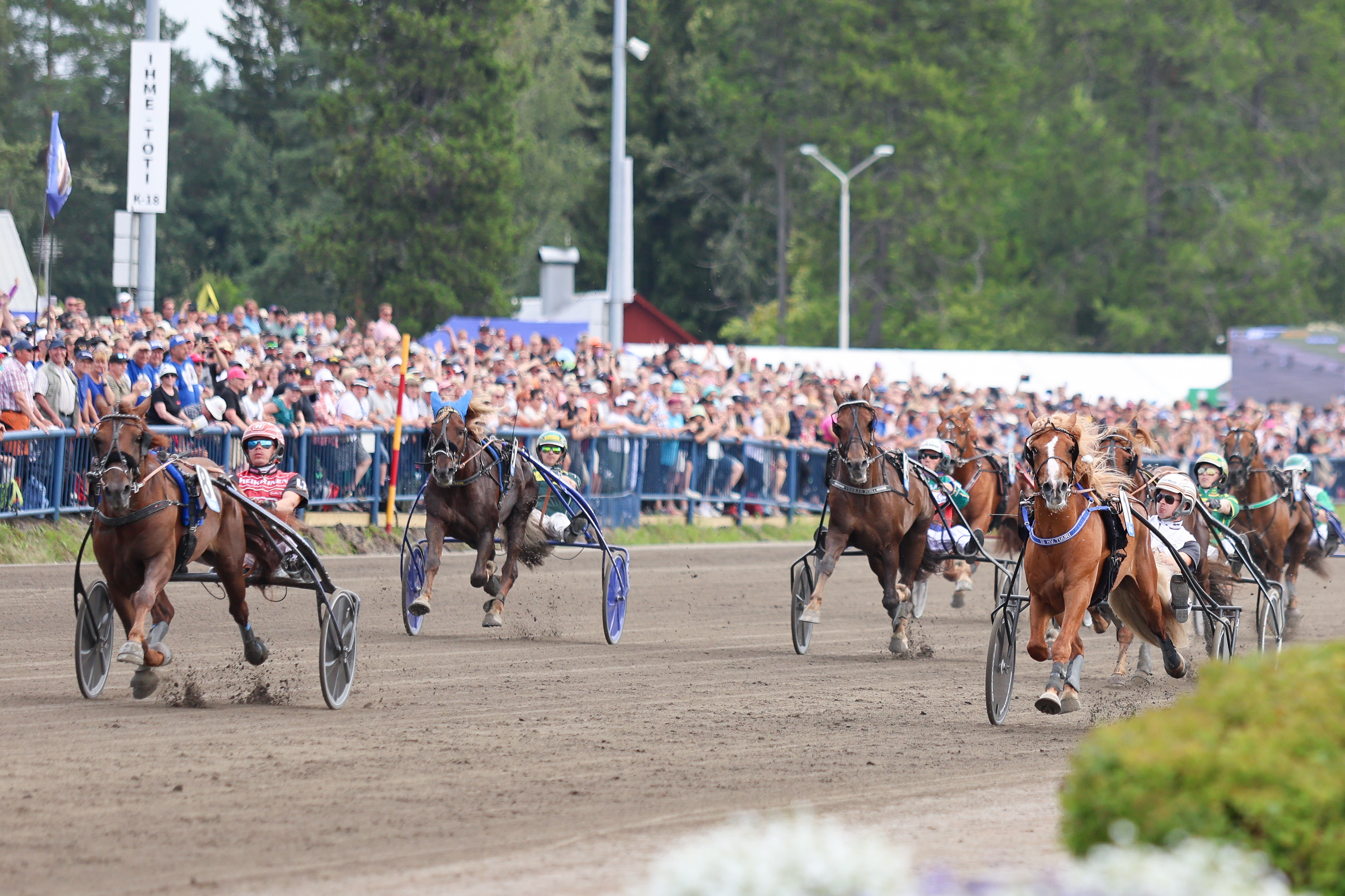 Evartti kirii voittoon ohi H.V. Tuurin ja venyttää eron kokonaiskisassa 0,4 sekuntiin.