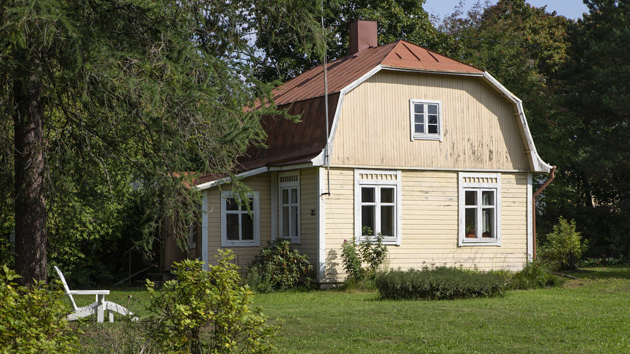 Asuinrakennusten lämmöneristykseen satsaaminen auttaa pienentämään energiankulutusta. Kuvituskuva.