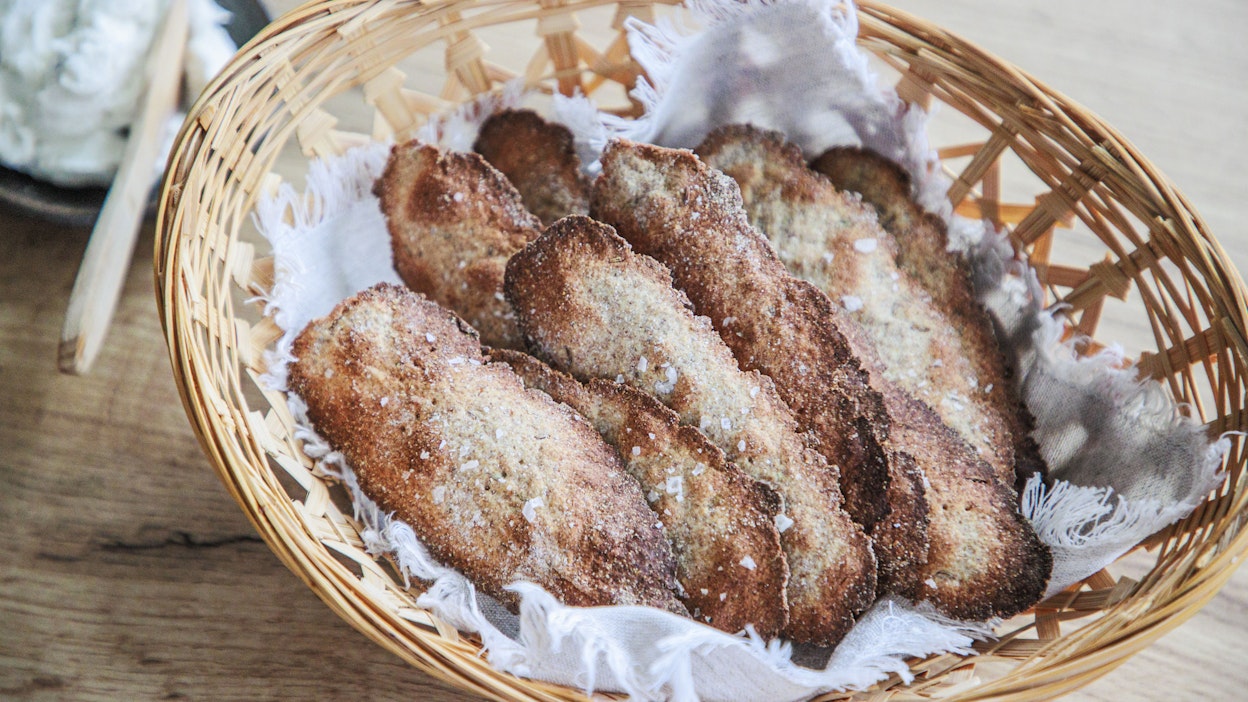 Itse tehdyt ruiskorput säilyvät pitkään rasiassa.