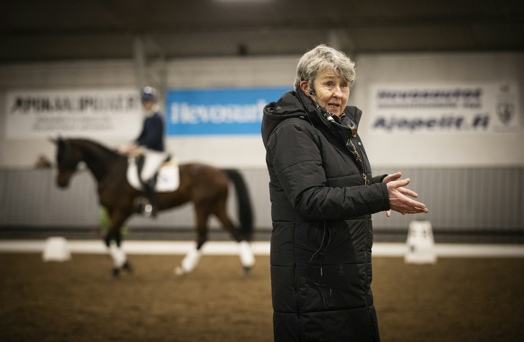 Kyra Kyrklund on tunnettu selkeästä ja yleisöystävällisestä opetustyylistään.