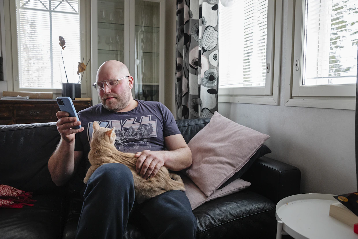 Yhteydenpito ex-vaimo Jaanan kanssa hoituu pääasiassa viesteillä tai puheluilla.