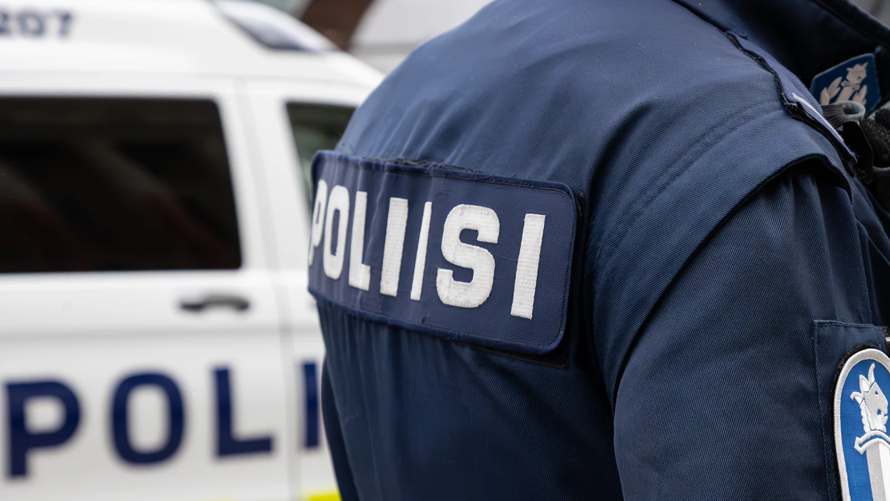 Poliisi takavarikoi epäillyn ja hänen metsäalalla toimivan yrityksensä omaisuutta vakuustakavarikkoon yli 250 000 euron edestä. Kuvituskuva.