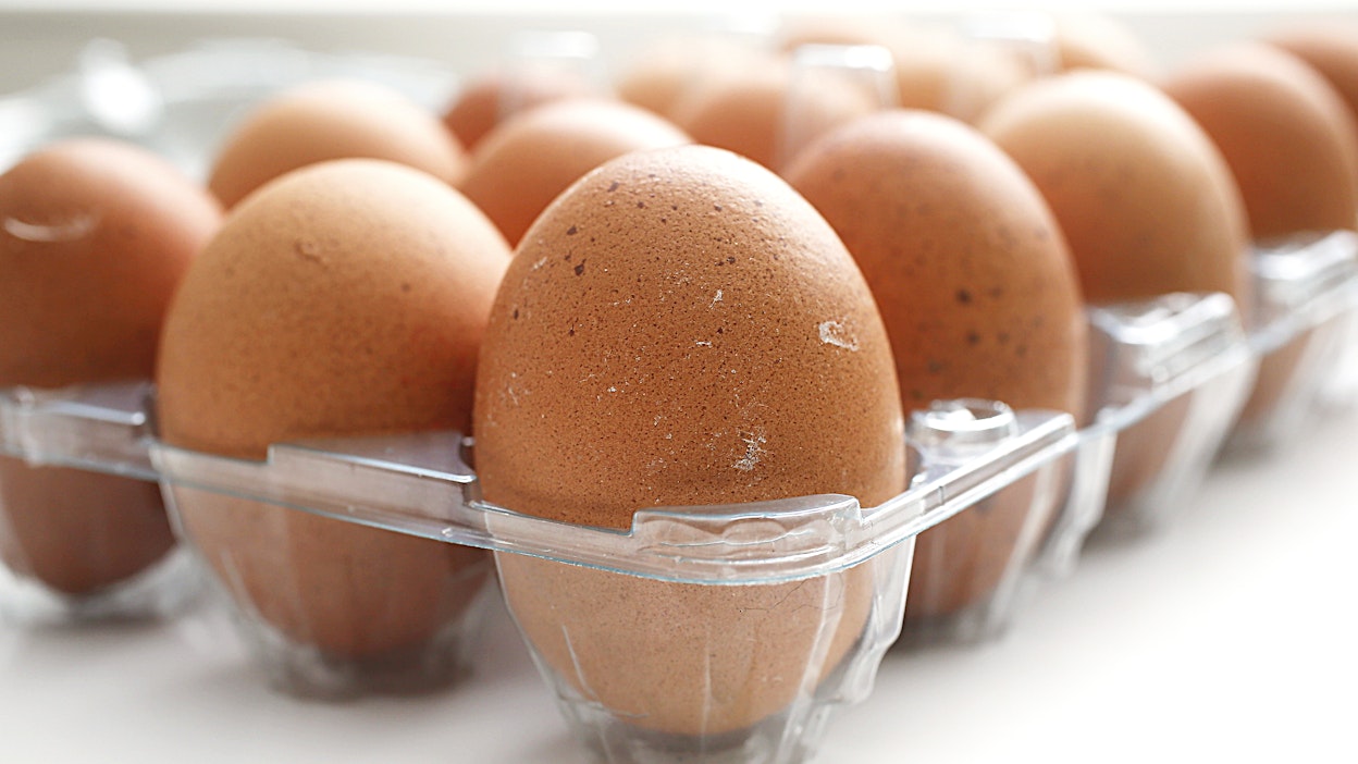 EU-määräyksen mukaan kananmunan parasta ennen -päiväys on 28 vuorokauden päästä muninnasta.