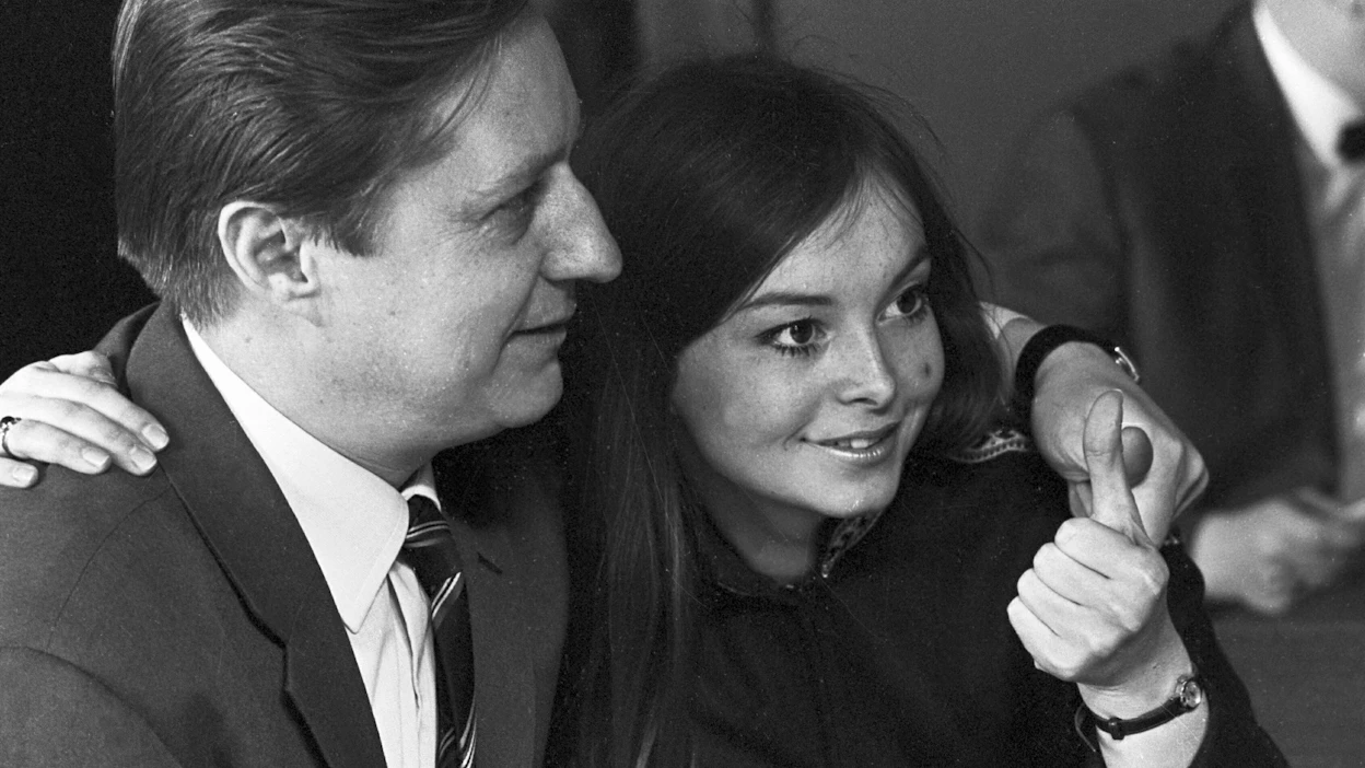 Kapellimestari Ossi Runne ja laulaja Kristina Hautala olivat Euroviisuinfossa 29.3.1968.