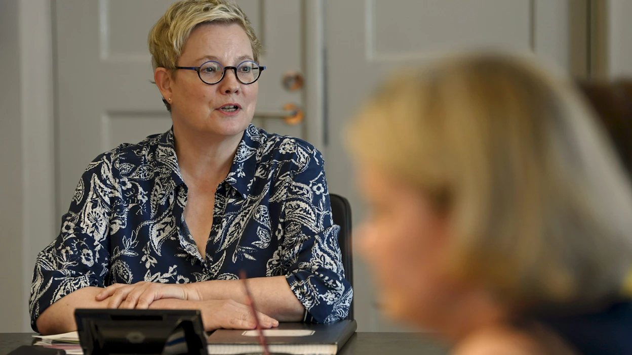 Sosiaali- ja terveysalan työriidan sovittelua jatketaan maanantaina. Kuvassa valtakunnansovittelija Anu Sajavaara. LEHTIKUVA / Emmi Korhonen.