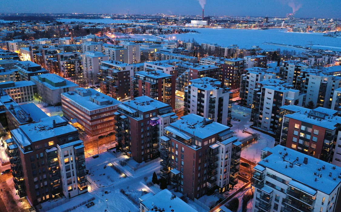VATT:n tutkimuksessa yhdistettiin sähkön kantaverkkoyhtiö Fingridin paikkakohtaisia tietoja sähkönkulutuksesta Tilastokeskuksen taustatietoihin asuntokunnista.