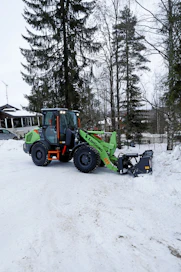 Liugongin työpaino on noin 6600 kiloa. Tarjonnassa on myös yli 20 tonnisia pyöräkuormaajia, joita on jo vuokrattu Suomeen.