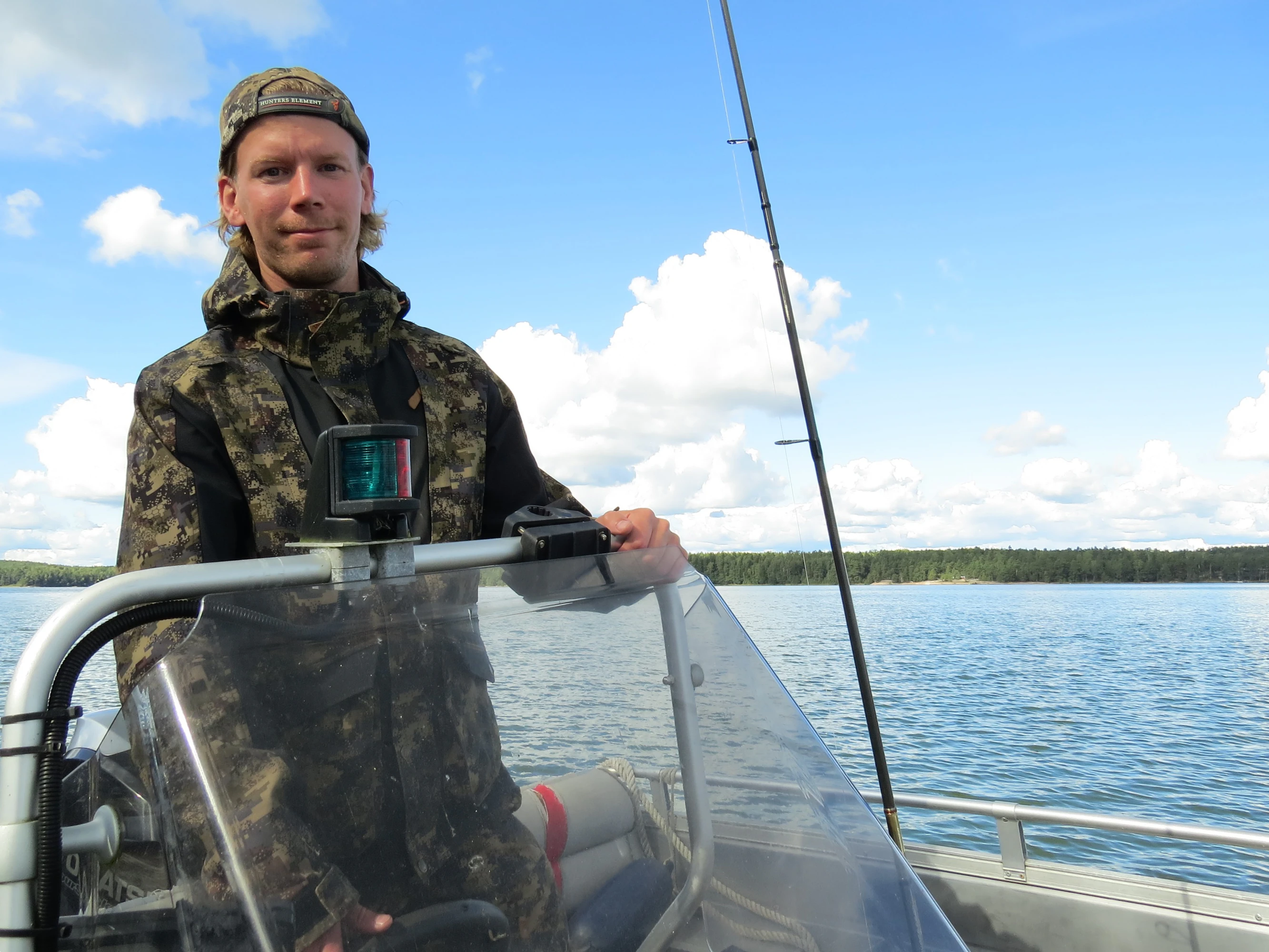 Lumion arvion mukaan Inkoossa liikkuu tuhansia merimetsoja.