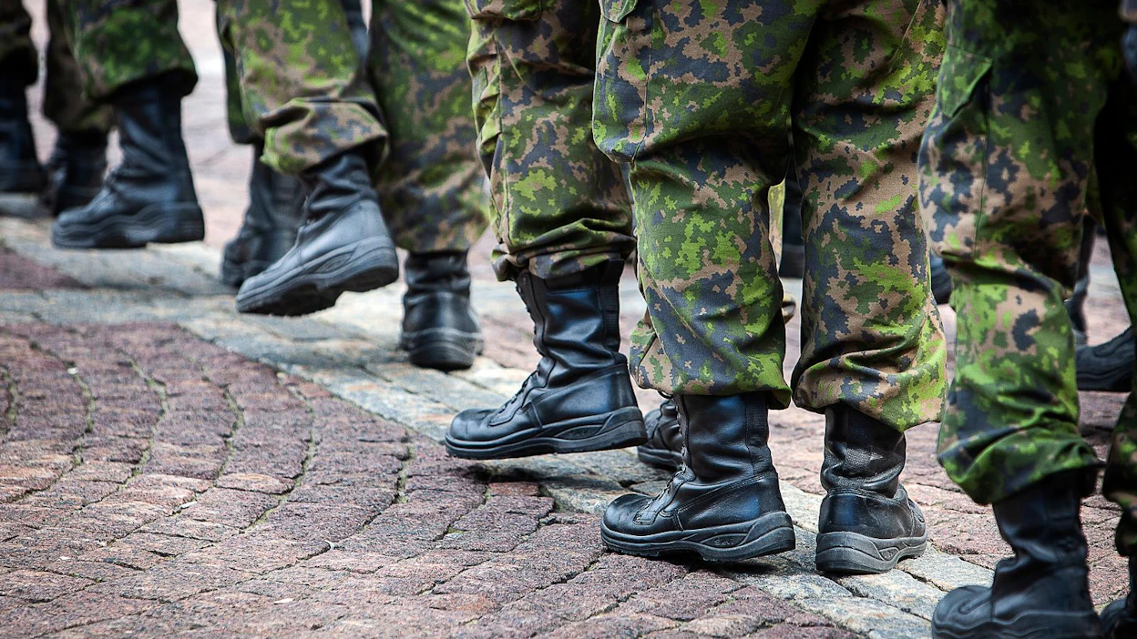Tammi- ja maaliskuun kyselyihin verrattuna kansan usko Suomen omaan kykyyn puolustaa koko maata on kohentunut.