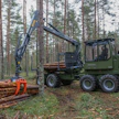 Farma LF8 on järeämmän kokoluokan pienempi metsäkone, jossa on piirteitä 80-luvulta. Se muistuttaa pitkälti kevyiden kuormatraktoreiden pioneerikonetta, Mini Brunett 578F -mallia. Euroopassa tämän kokoluokan koneilla on kysyntää.