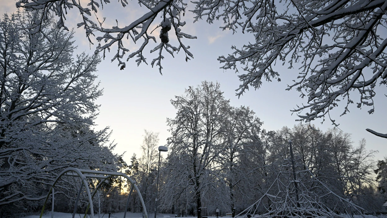 Hyytävän kylmä pakkassää jatkuu Ilmatieteen laitoksen mukaan viikon loppupuolelle asti. LEHTIKUVA / ANTTI AIMO-KOIVISTO.