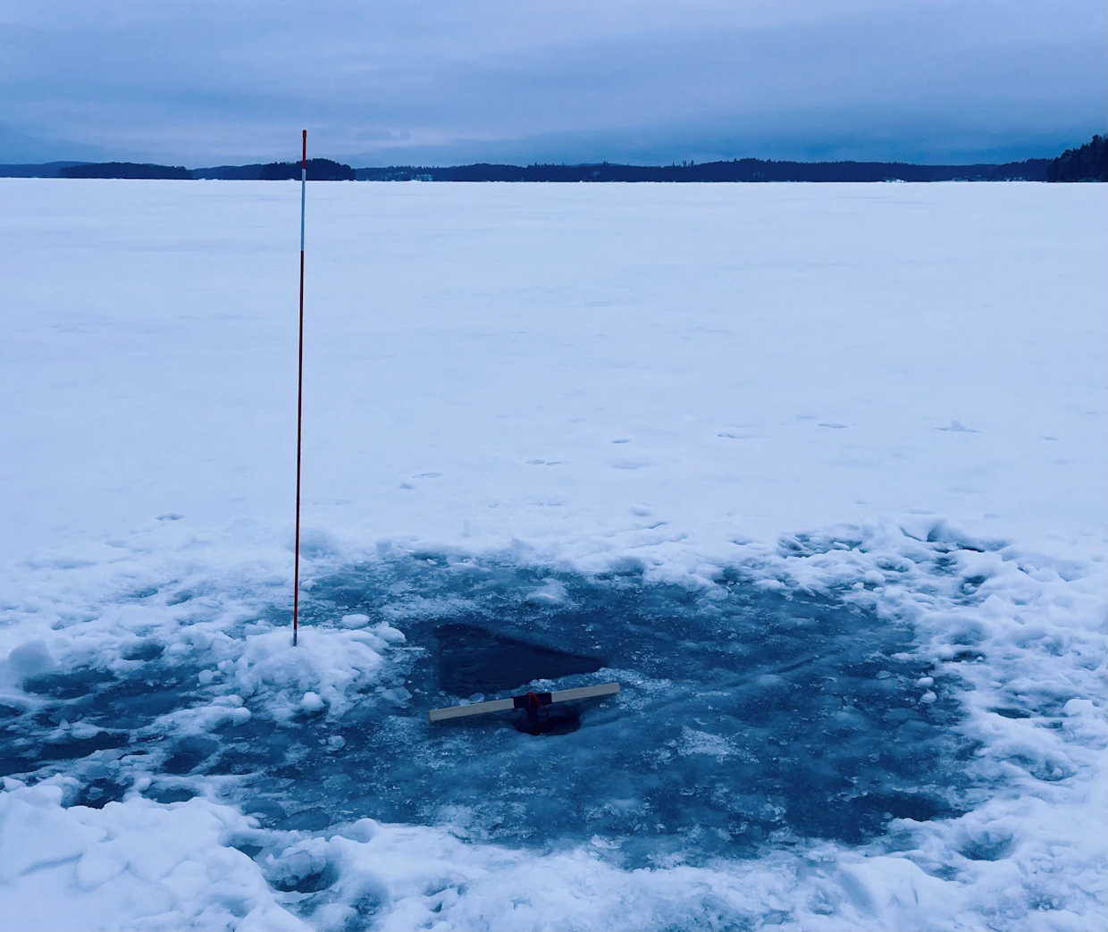 Merkkisalkoa on käytettävä pyydyksen molemmissa päissä.