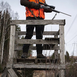 Jahtitornien tuhoaminen ei estä metsästystä.