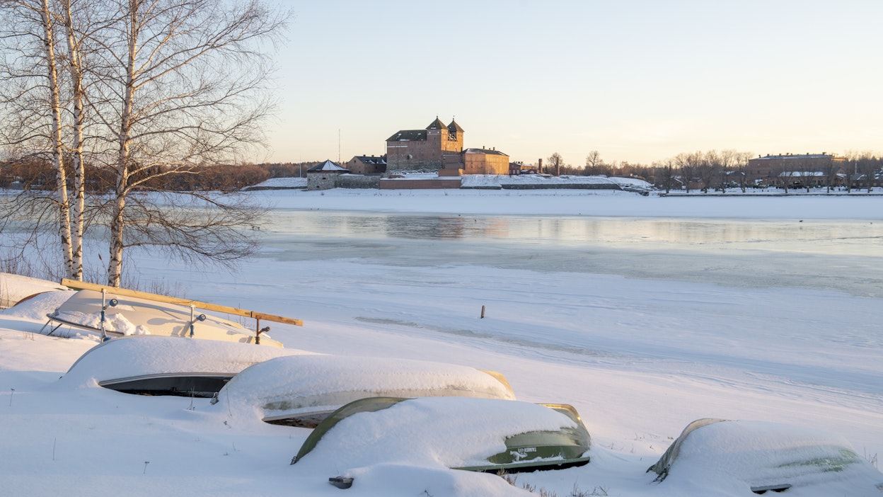 Sunnuntaina maan etelä- ja keskiosassa lumipeitteen väheneminen jatkuu