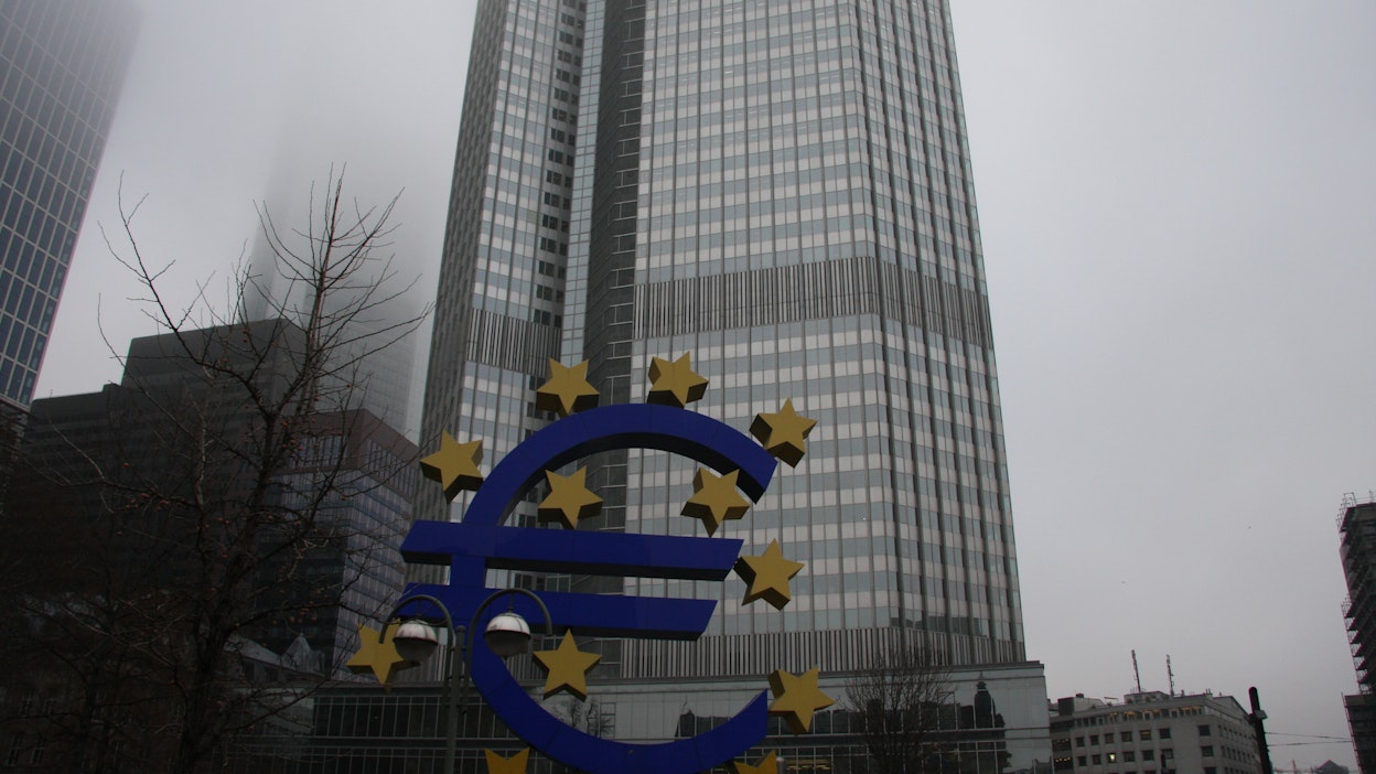 Euroopan keskuspankin EKP:n tärkein tehtävä on euroalueen hintavakauden ylläpitäminen. Villinä laukkaavan inflaation taltuttaminen on vaatinut jo useita koronnostoja. Uusi korkopäätöksiä on luvassa lähiaikoina.