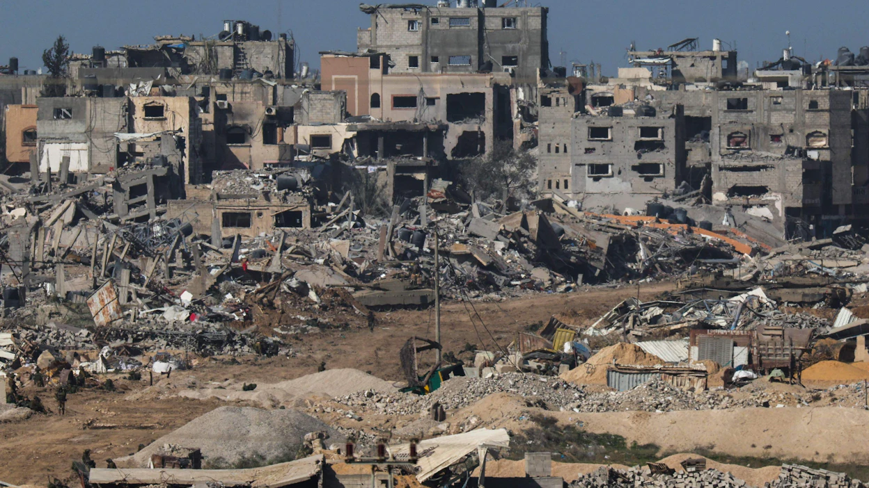 Israelin ilmaiskujen ja maahyökkäyksen runtelemassa Gazassa on saanut alueen terveysministeriön mukaan surmansa yli 20 200 ihmistä. LEHTIKUVA/AFP.
