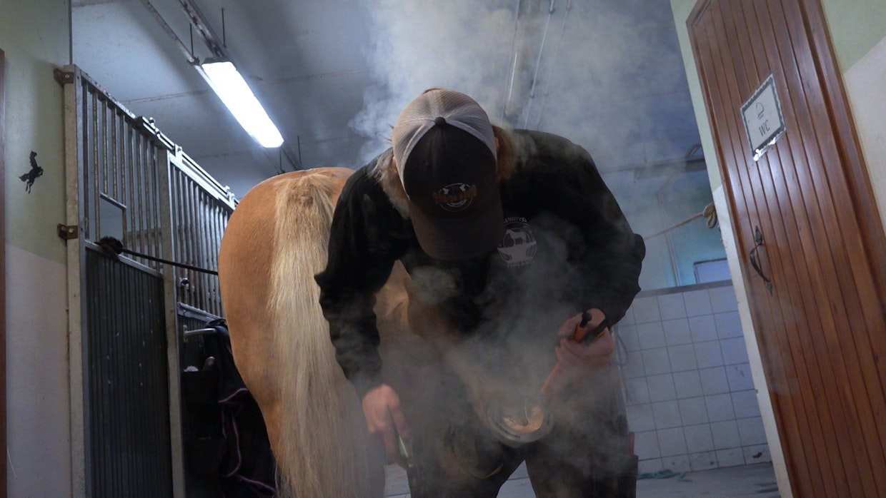 Teemu Pääkkönen suhtautuu kengittämiseen taiteena.