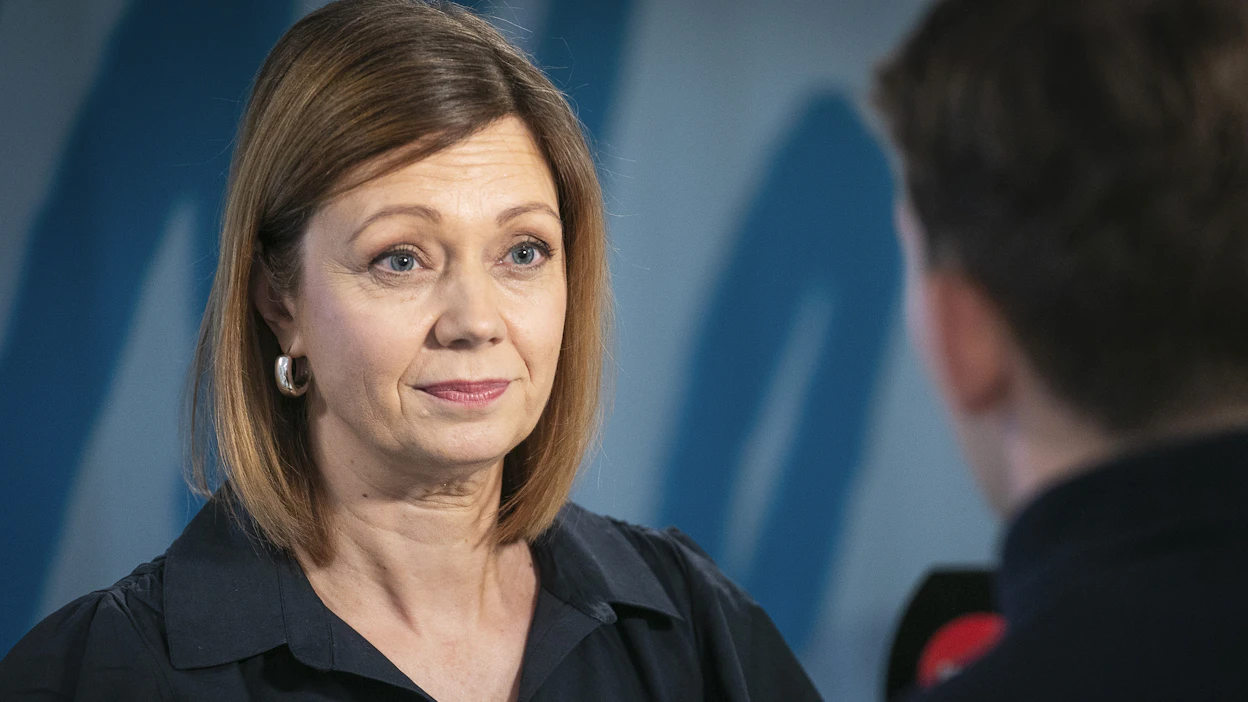 Yleisradion toimitusjohtaja Marit af Björkesten toteaa, ettei Ylessä olla tyytyväisiä kyselyn tuloksiin.
