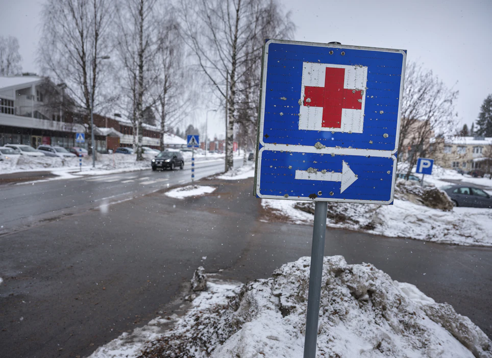 ICE-kontaktin ansiosta oikeanlaisen hoidon antaminen voi helpottua, kun viranomaiset saavat sitä kautta nopeasti tietoa esimerkiksi loukkaantuneen lääkityksestä tai sairauksista.